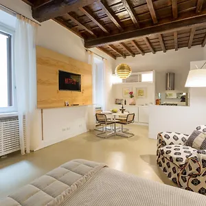 Gold Spanish's Steps Apartment Rome